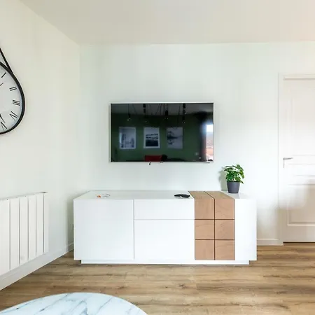 New F5 Neuf Cosy Lumineux Proche Siege Michelin アパート