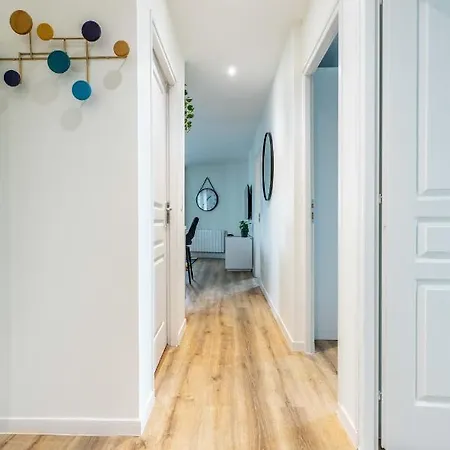 New F5 Neuf Cosy Lumineux Proche Siege Michelin アパート